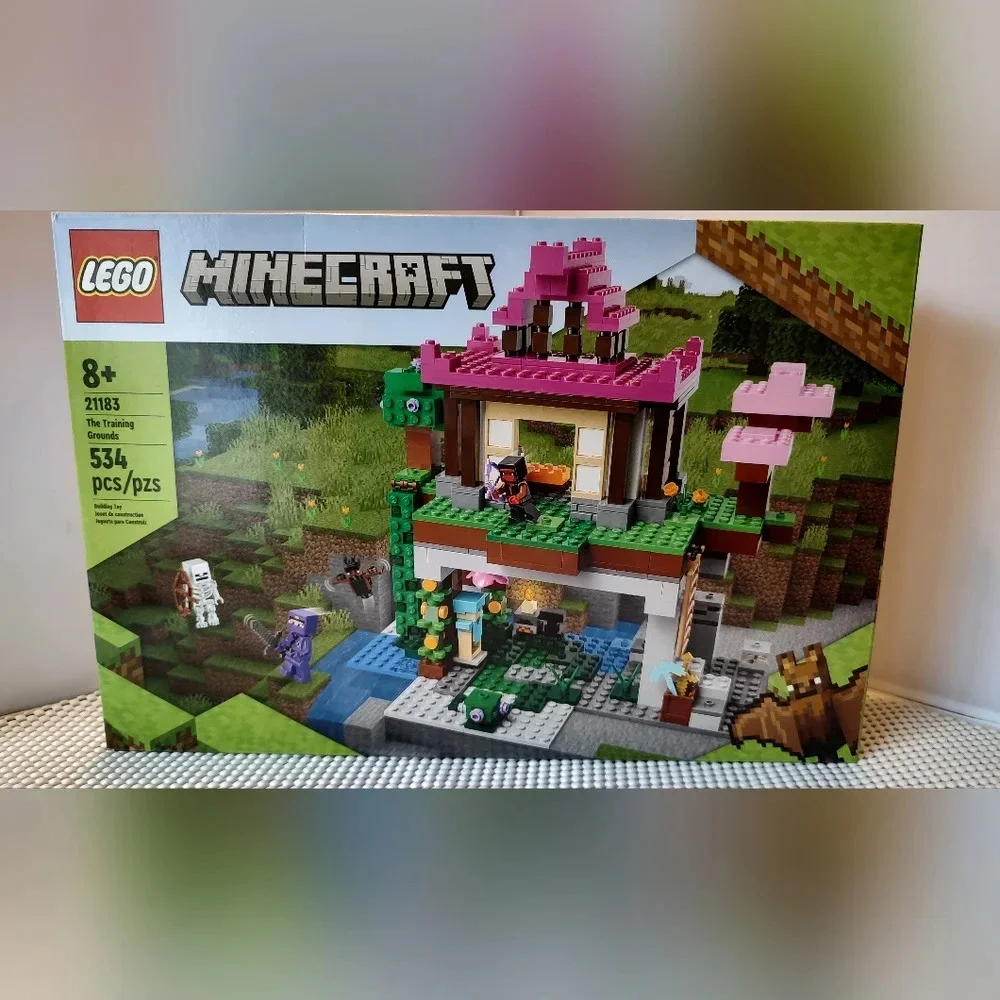 Lego Minecraft 21183 The Training Grounds NWT Building Toy Set